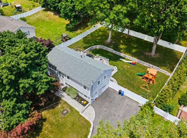 575 Babbling Brook Lane, Valley Cottage, NY 10989