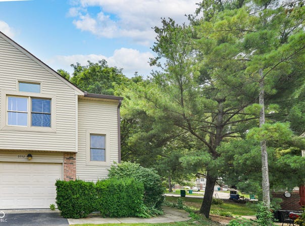 9552 Maple Way, Indianapolis, IN 46268