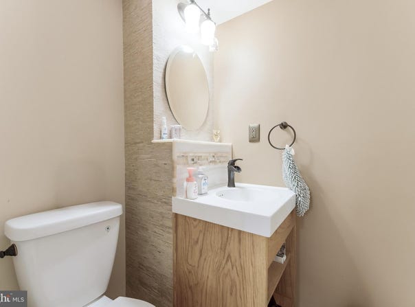 1123 MOOREFIELD HILL COURT SW, VIENNA, VA 22180