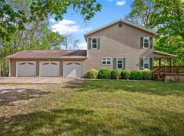 104 Wheatstone Place, Cotter, AR 72626