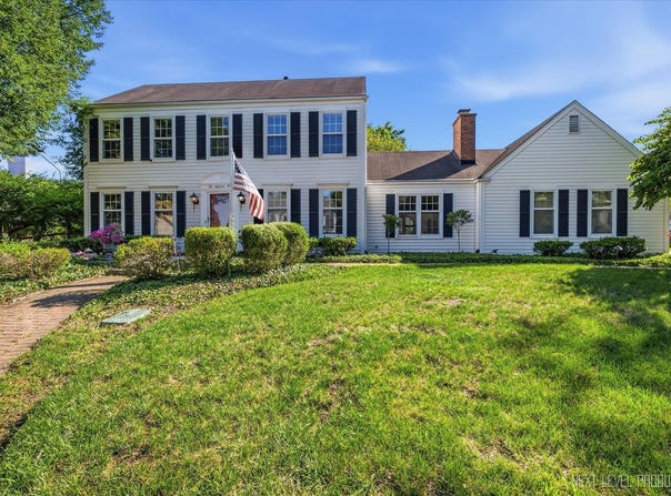 250 Chasse Circle, St. Charles, IL 60174