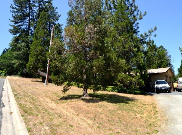 2360 NW Highland Avenue, Grants Pass, OR 97526