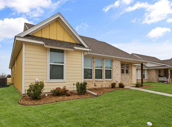 113 King Arthur Court, Glen Rose, TX 76043