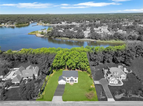 84 W James Hawkins Road, Moriches, NY 11955
