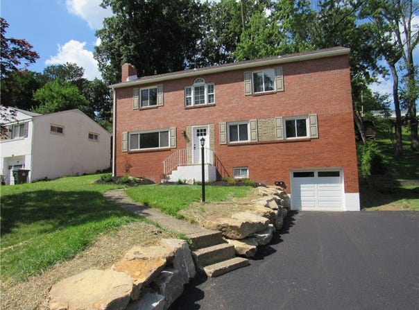 5135 S Passage Dr, Whitehall, PA 15236