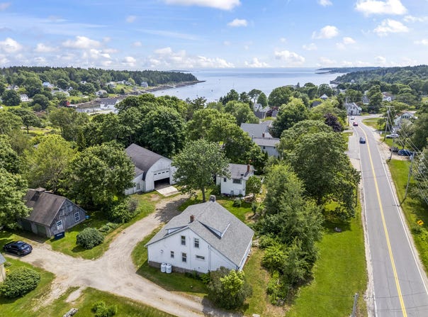 1689 Harpswell Islands Road, Harpswell, ME 04079