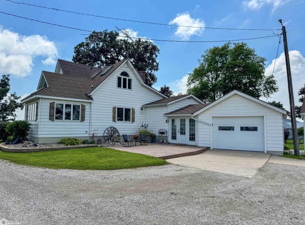2428 Hwy 3, Dumont, IA 50625