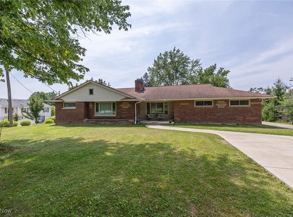 11658 York Road, North Royalton, OH 44133