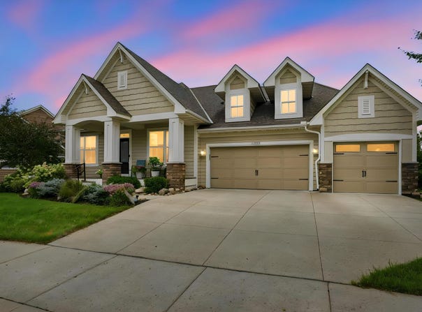 16588 E Lake Drive, Lakeville, MN 55044