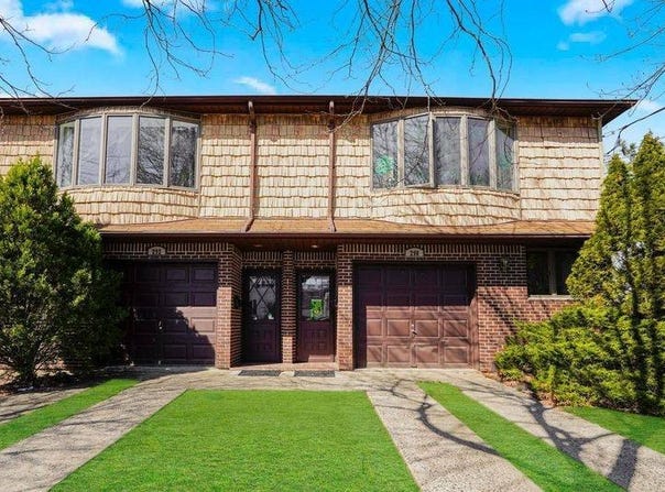 290-292 Woolley Ave, Staten Island, NY 10314