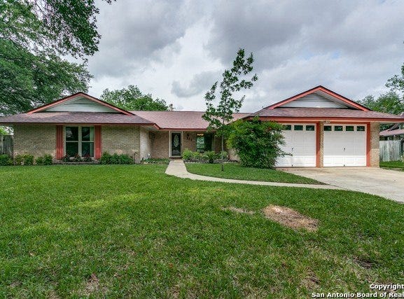 302 Westwind, Windcrest, TX 78239
