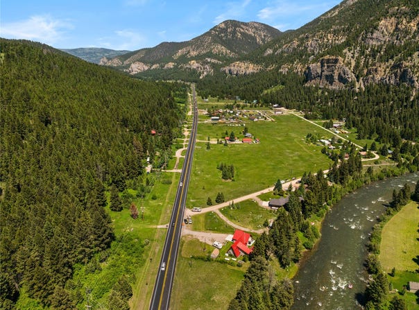 29 Old Hell Roaring Trail, Gallatin Gateway, MT 59730