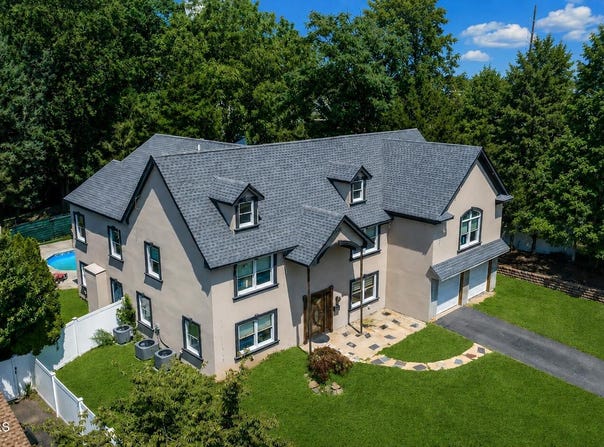 101 Oxford Lane, Aberdeen, NJ 07747