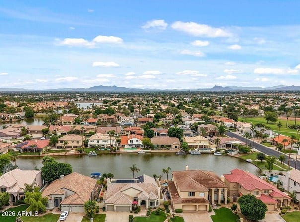 1902 E WILLOW TREE Court, Gilbert, AZ 85234