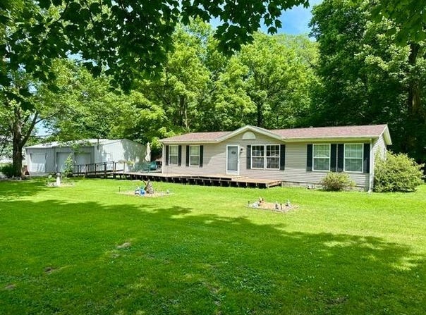 7672 E. 1625th Ave., Robinson, IL 62454