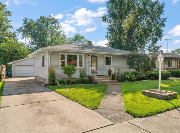 9027 Hess Drive, Highland, IN 46322