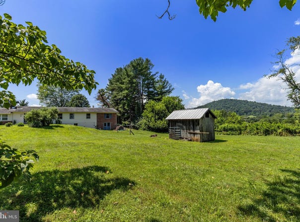 13415 CREST HILL ROAD, FLINT HILL, VA 22627