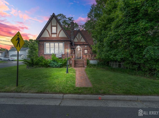 425 Grove Avenue, Metuchen, NJ 08840