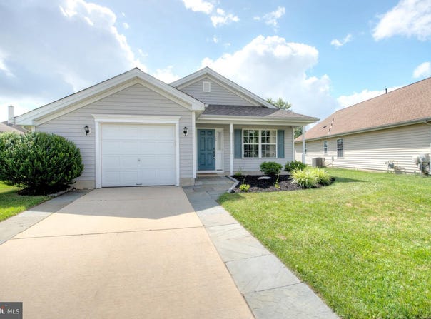 140 SANDPIPER LANE, THOROFARE, NJ 08086
