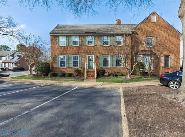 19 Capps Qtrs, Hampton, VA 23669