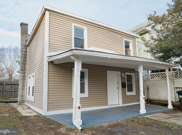 2624 DUKE STREET, LANCASTER, PA 17601