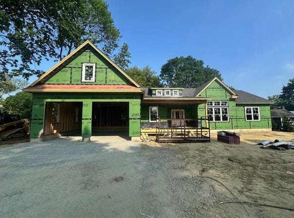 4 McDermott Road, Hampton, NH 03842