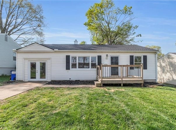 2411 NE 60th Street, Gladstone, MO 64118