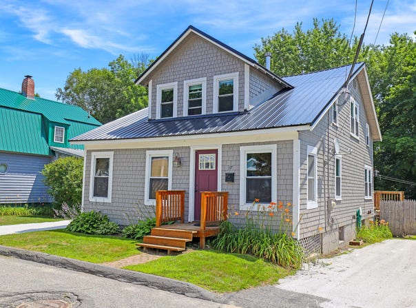 17 Front Street, Rumford, ME 04276