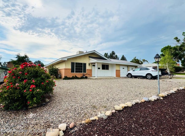 3105 N SUNSET Avenue, Farmington, NM 87401