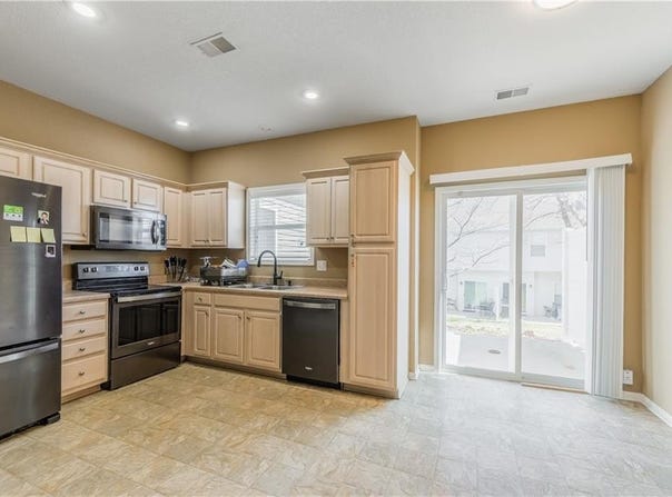 1645 SW Madison Street, Lee's Summit, MO 64081