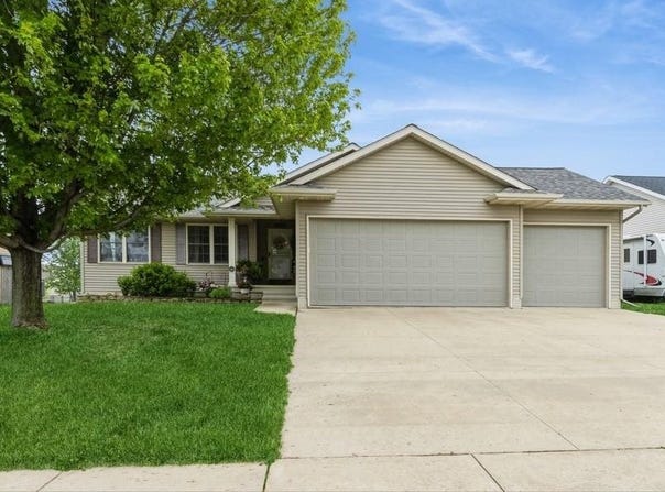 2806 Dawn Ave SW, CedarRapids, IA 52404