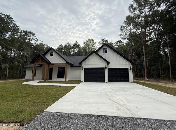 5350 Hoda Road, Kiln, MS 39556