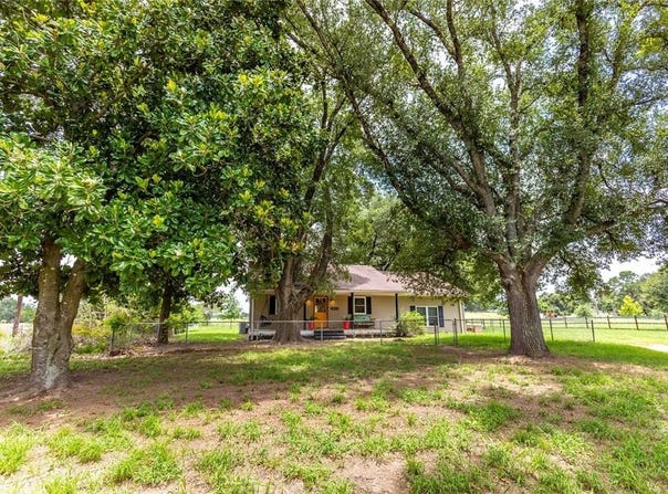 36930 Betka Road, Hempstead, TX 77445