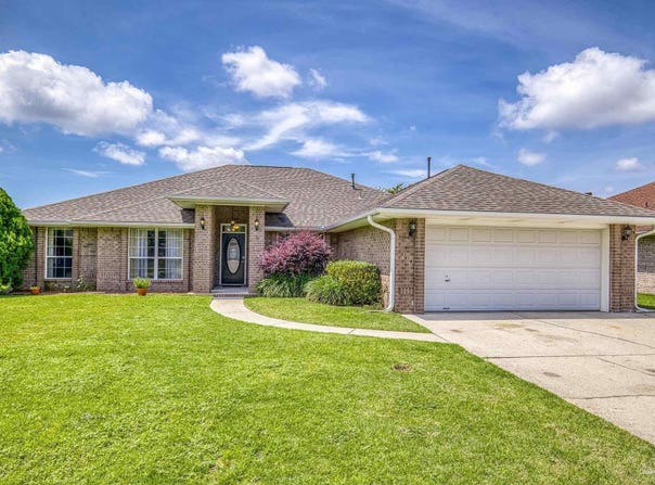 1307 Mazurek Blvd, Pensacola, FL 32514