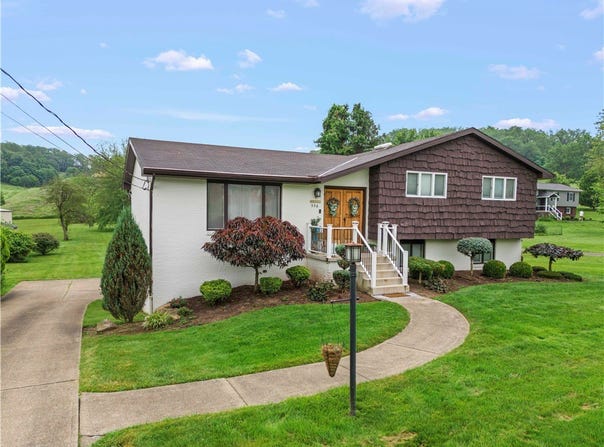 556 Country Club Rd, South Strabane, PA 15301