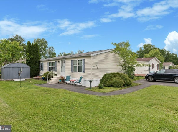 422 FORDHOOK, DOYLESTOWN, PA 18901
