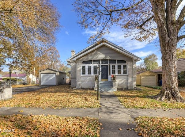 1830 S Maple Street, Carthage, MO 64836