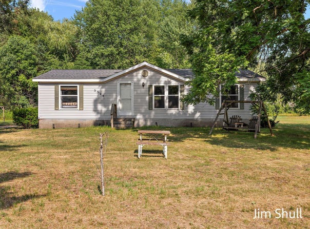 3344 Blackmer Road, Ravenna, MI 49451