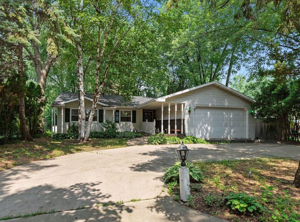 840 W SOUTH PARK Avenue, OSHKOSH, WI 54902