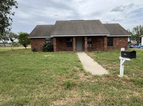 4 J L Ramirez Lane, Hebbronville, TX 78361