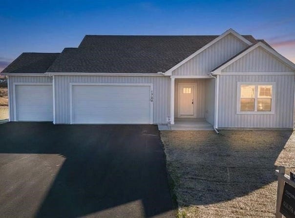 375 Drumlin Loop, Ripon, WI 54971