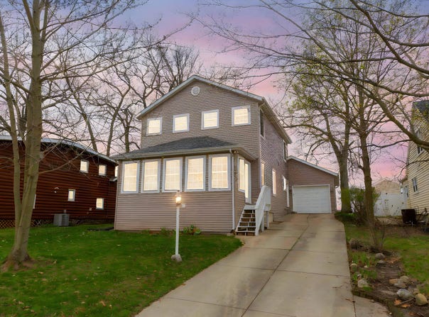 23671 S Shore Drive, Edwardsburg, MI 49112