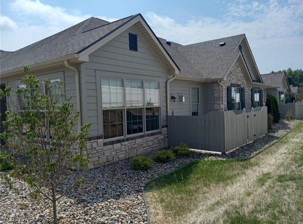 9264 Sharrott Road unit: 1004, Boardman, OH 44514