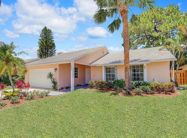 123 Stillwater Circle, Jupiter, FL 33458