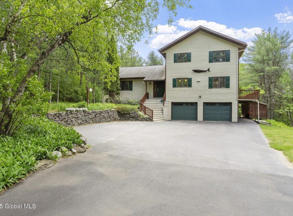 6175 Hawes Road, Guilderland, NY 12009
