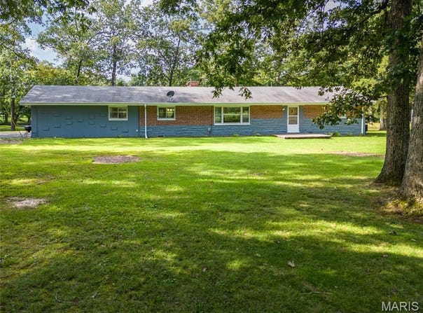 20267 Tall Timber Road Road, Staunton, IL 62088