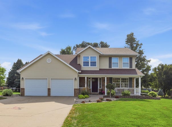 1202 Northview Dr, Luverne, MN 56156