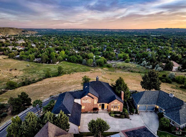 724 E High Point Ln, Boise, ID 83712
