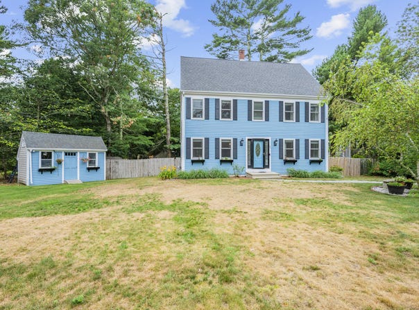 83 Brewster Road, Mashpee, MA 02649