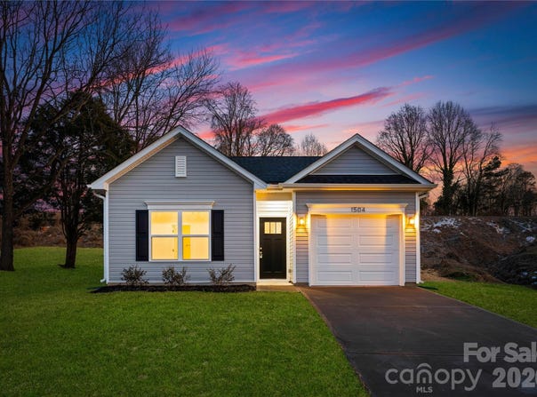 302 Starr Street, Dallas, NC 28034